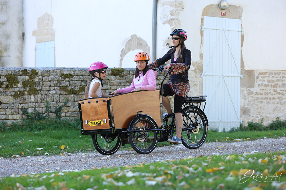 cargo vélo électrique pour transport des enfants en sécurité